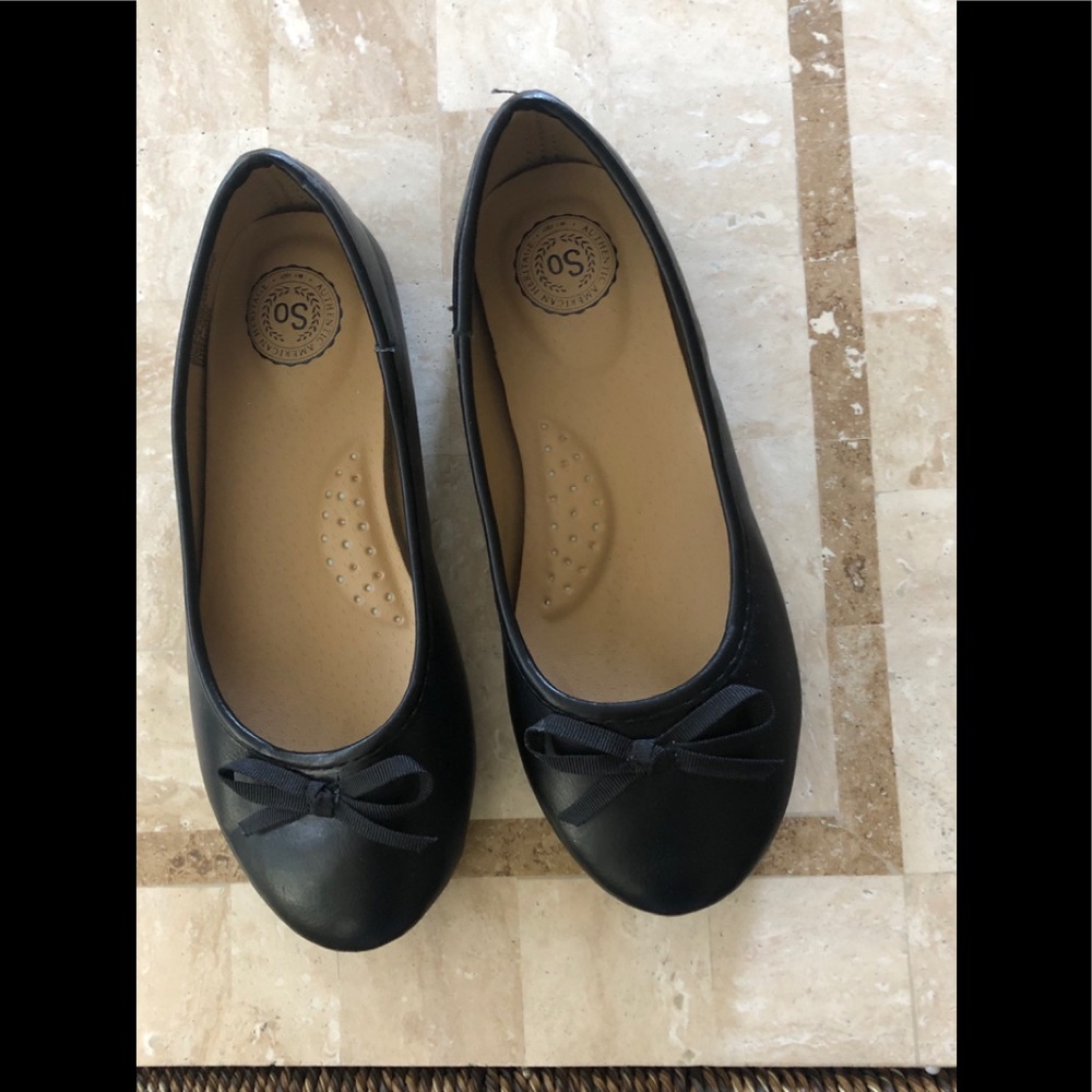 SO girls black ballet flat size 13M like new